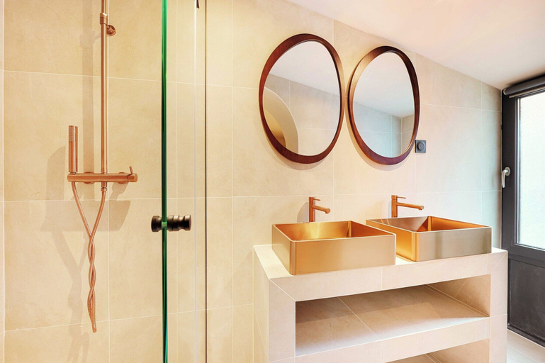 Bathroom 2, Magnificent Apt - 3bd/10p - Buttes aux Cailles, Paris