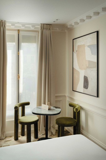 Room 2, Leon Hotel-pigalle/suite-12, Paris