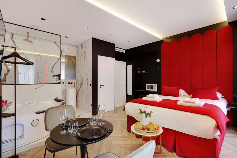 Room 4, Luxurious Private Room - 2P - Les Halles, Paris