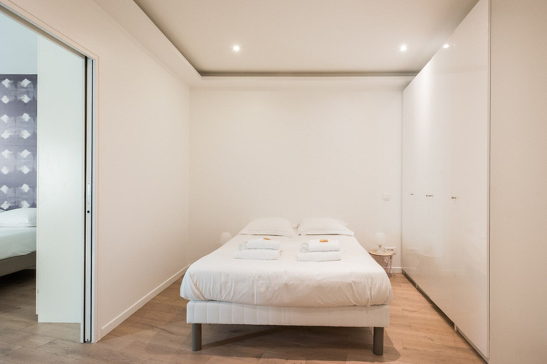 Bedroom 3, Spacious Apartment With 2 Rooms, Paris