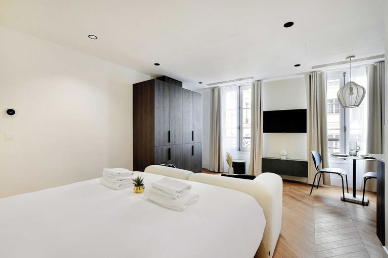Room 2, Elegant Studio for 2 People - Palais Garnier, Paris