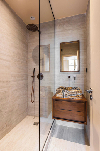 Bathroom 2, Gorgeous Apartment - 2br/8p - Arts et Metiers, Paris