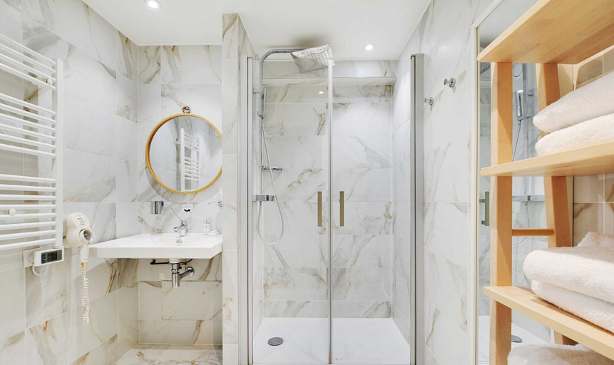 Bathroom 4, Cozy apartment - 1BR/4P Montmartre / Sacré Cœur, Paris