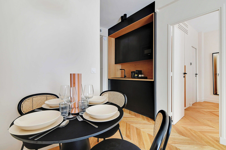 Dining 5, Charming Apartment - 1br/4p - Beaugrenelle, Paris