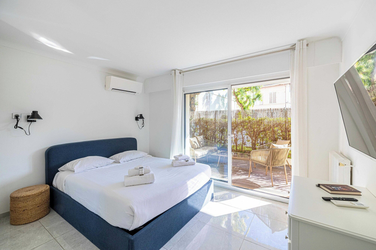 Room 4, Charming Apartment With Large Terrace, Alpes-Maritimes