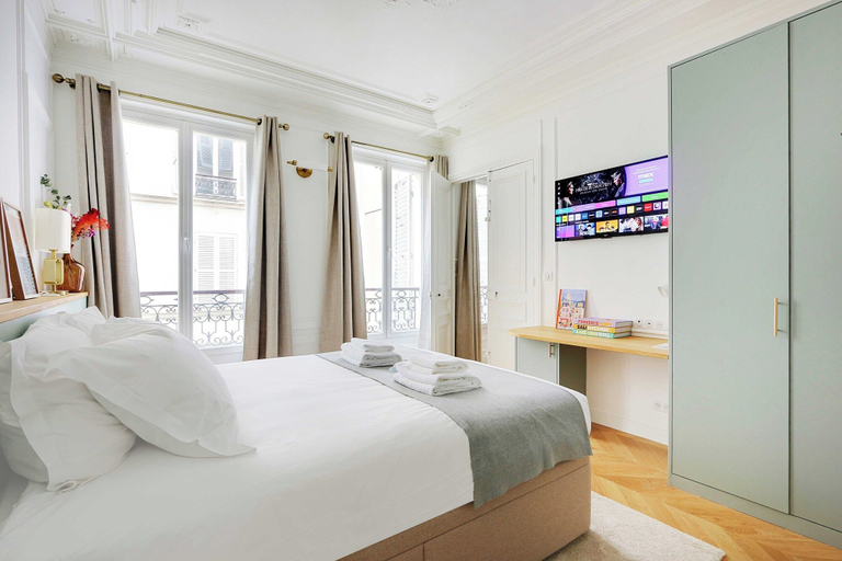 Bedroom 4, Cosy Apartment - 1br/4p - Jardin du Luxembourg, Paris