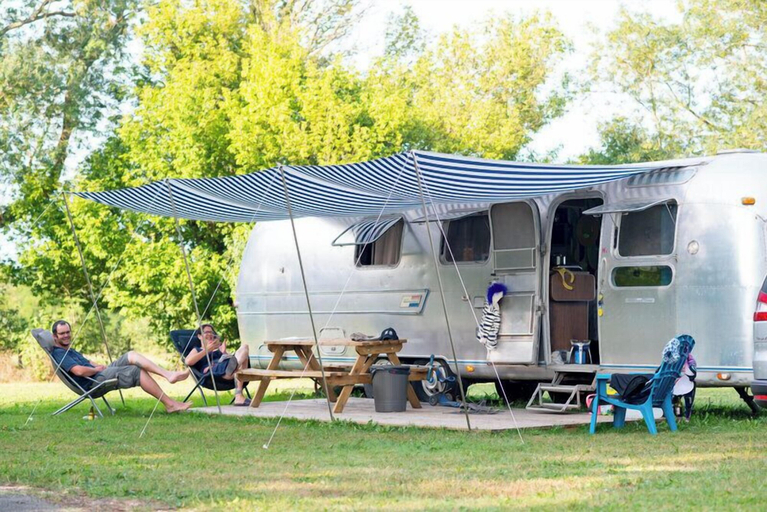 Others 4, Camping de Thoissey - Val de Saône, Ain