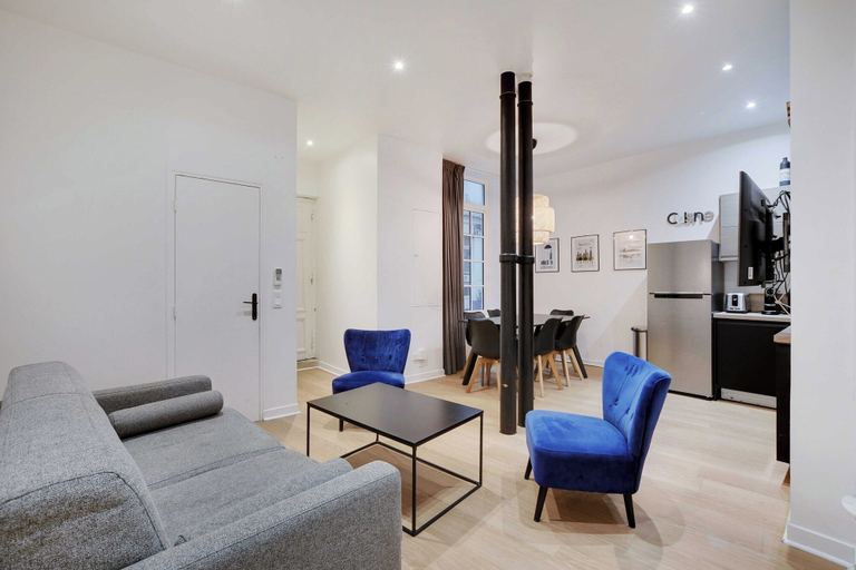 Living area 4, Elegant Apartment - 2bd/6p - Hotel de Ville, Paris