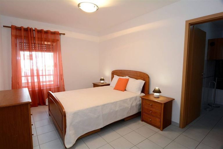 Room 3, 36, Portimão