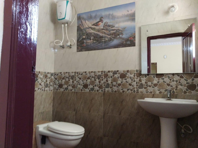 Bathroom 11