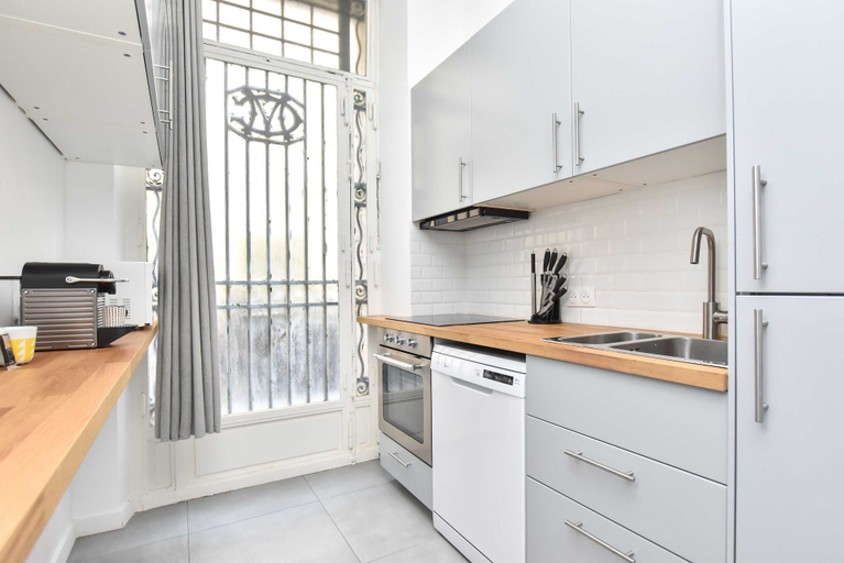 Private kitchen 3, Welcoming Apartment - 1br/6p - Madeleine, Paris