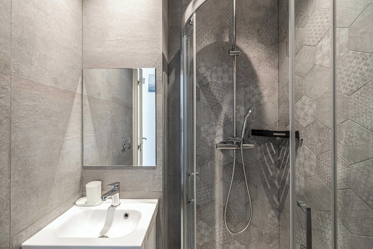 Bathroom, Bright Duplex With a Mezzanine - Cannes Center, Alpes-Maritimes