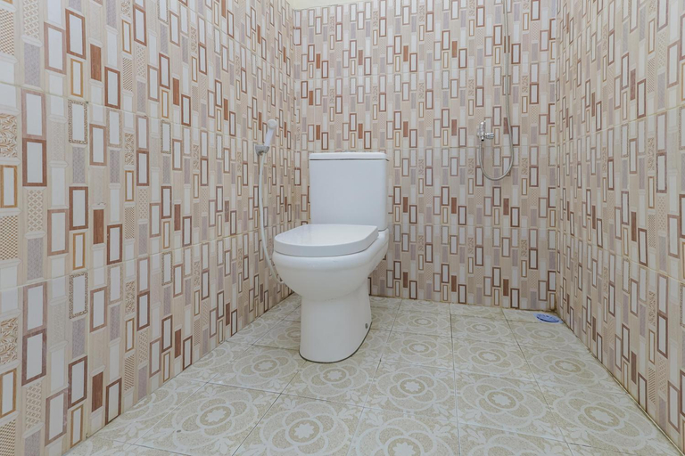 Bathroom 14