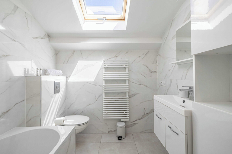 Bathroom 5, Renovated Studio - Cannes Center - Bright, Alpes-Maritimes