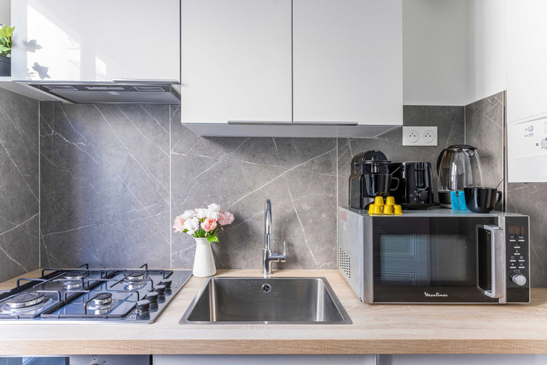 Private kitchen 2, Charming Apartment - 2br/4p - Bonne-nouvelle, Paris