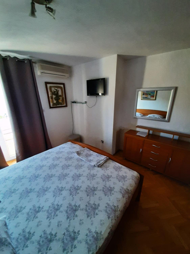 Others 3, Rooms N&M, Baška Voda
