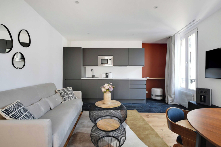 Living area 4, Chic Apartment - 1br/4p - Sacre-coeur, Paris