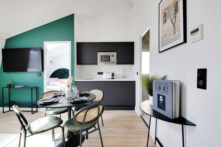 Dining 5, Intimate Apartment - 1br/4p - Place de la Nation, Paris