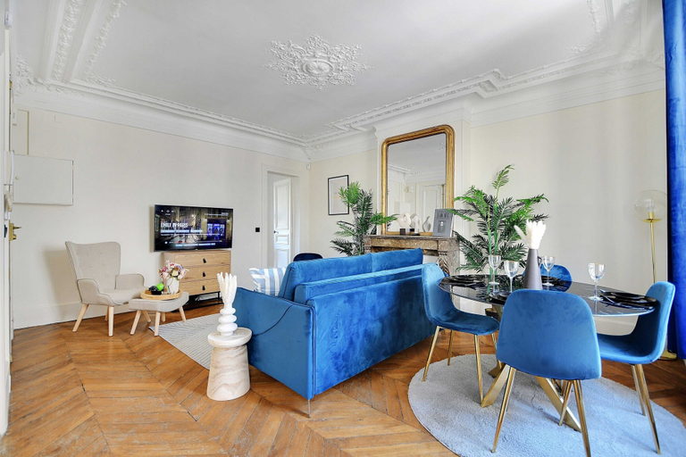 Dining, Comfortable Apartment - 1br/4p - Batignolles, Paris
