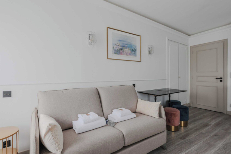 Living area 3, Charming Apartment - 1br/4p - Plaine-de-monceau, Paris