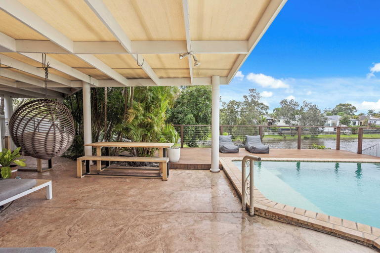 Sport & Beauty 4, Waterfront Canal Escape in Burleigh, Gold Coast