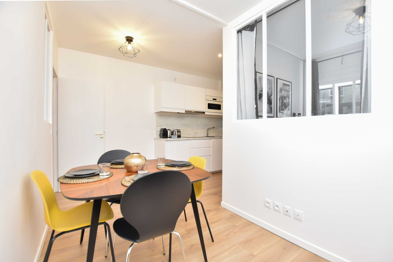 Dining 3, Peaceful Apartment - 2br/4p - Porte Saint-denis, Paris