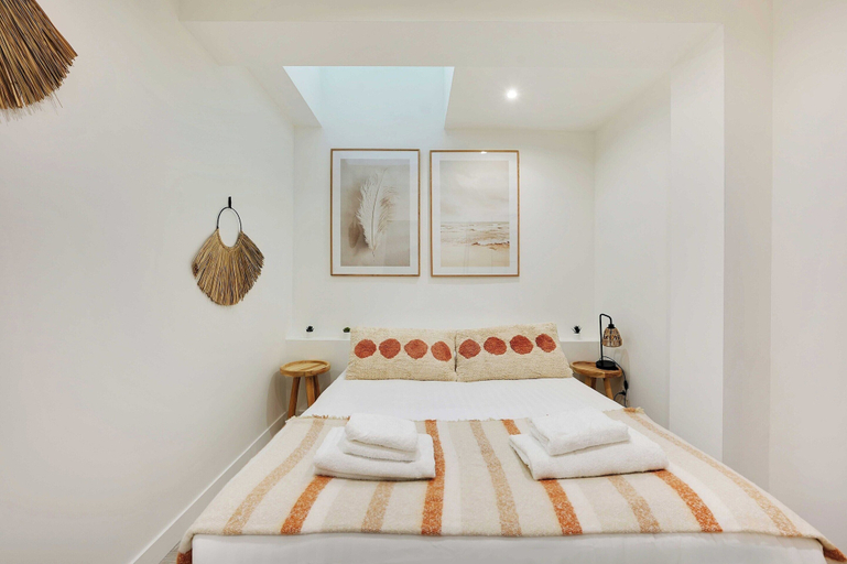 Bedroom 5, Charming Apartment - 1br/5p - Opera Garnier, Paris