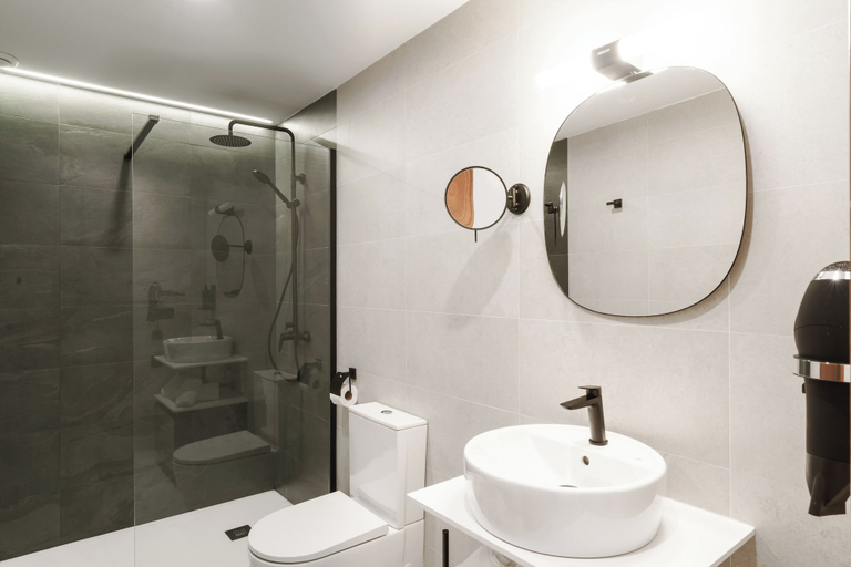 Bathroom 3, Limehome Jerez de la Frontera, Cádiz