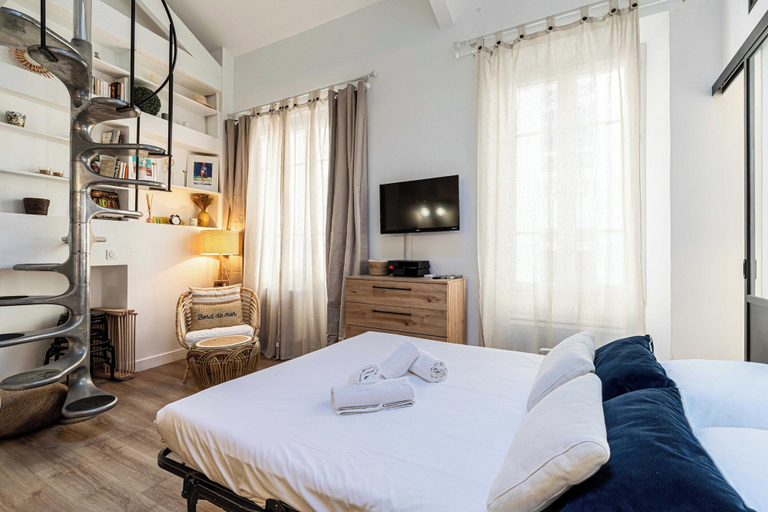 Room 2, Renovated Duplex - Cannes Croisette Golden Square, Alpes-Maritimes