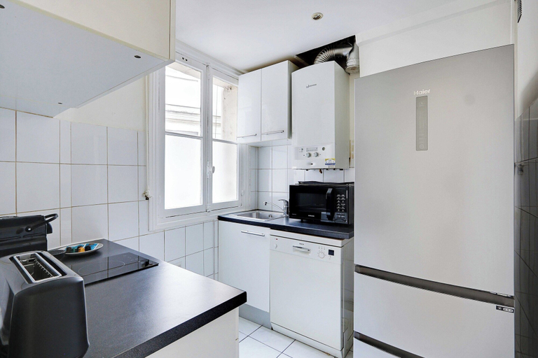 Others 5, Experience Parisian Lifestyle: 2BR, Porte Maillot, Paris