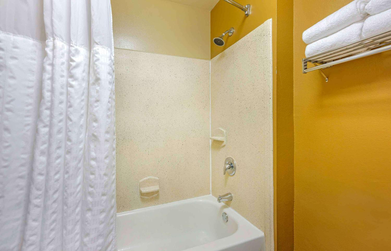 Bathroom 4, Extended Stay America Suites - Columbus - Polaris, Delaware