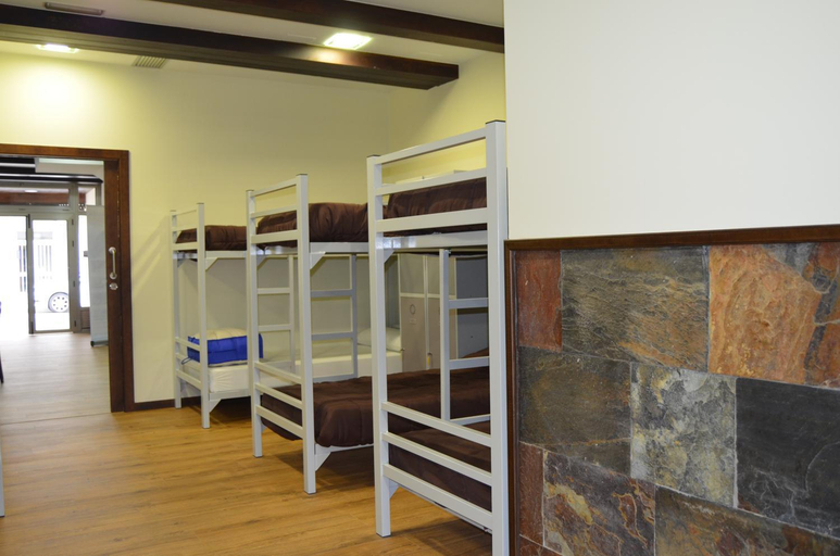 Others 5, Albergue del Peregrino, A Coruña