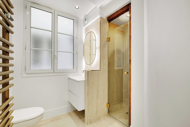 Bathroom, Elegant Studio for 2 People - Palais Garnier, Paris