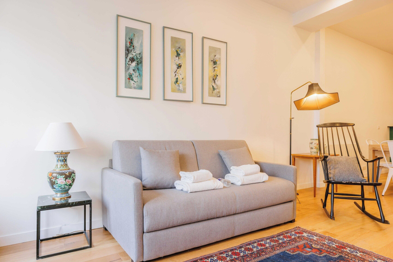 Living area 2, Charming Apartment in Montparnasse - 2p/1br, Paris