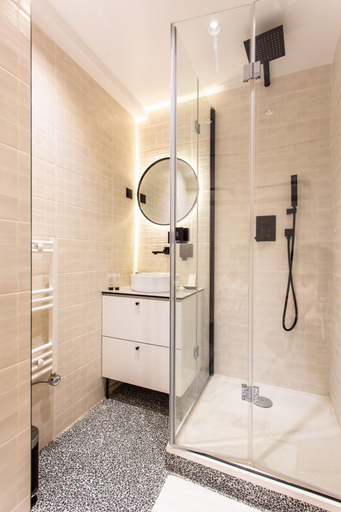 Bathroom 4, Charming Apartment - 1br/4p - Canal St Martin, Paris