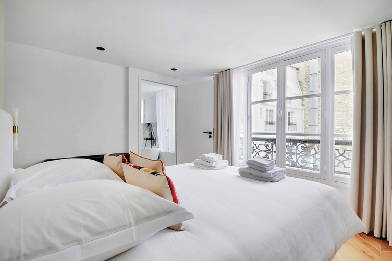 Room 5, Exceptional Apartment - 4br/10p - Madeleine, Paris