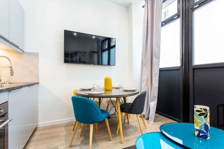 Dining, Intimate Apartment - 1br/4p - Oberkampf, Paris