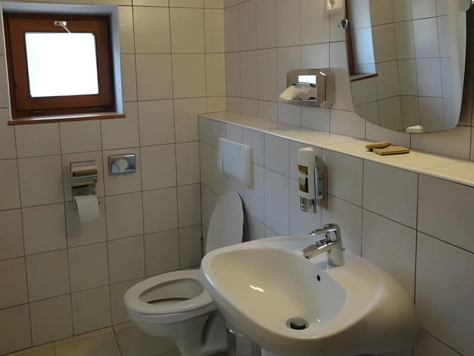 Bathroom 4, Hotel Matrix, Szeged