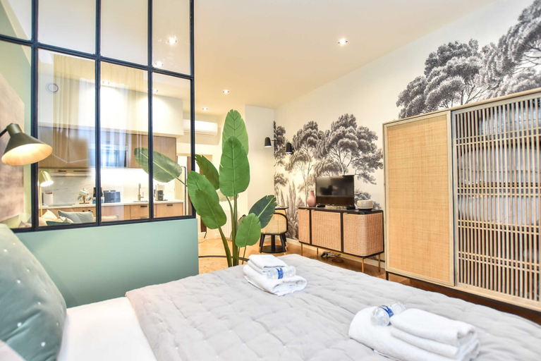 Bedroom 3, Cosy Apartment - 1br/3p - Rue du Bac, Paris