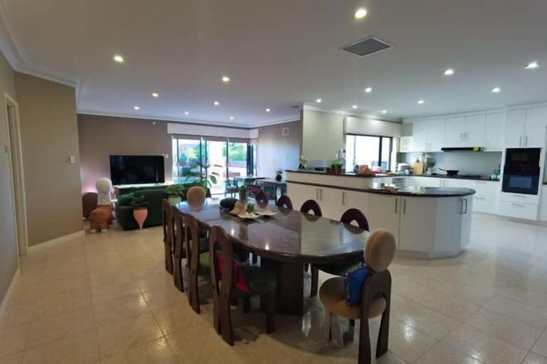 Sunny Ocean View Retreat, Joondalup