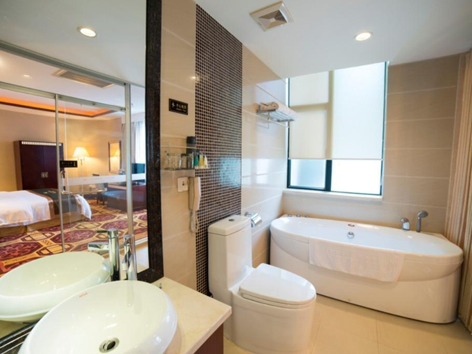 Bathroom, Yijian Holiday Hotel, Zhuhai