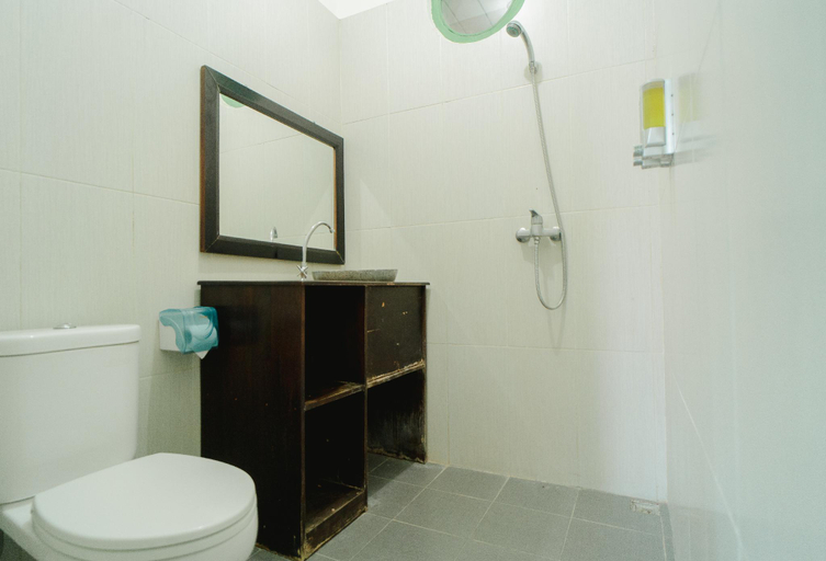 Bathroom 11