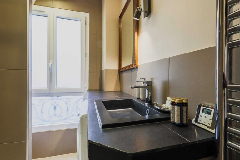 Private kitchen 5, Modern Flat - 1bd/4p - Parc Monceau, Paris