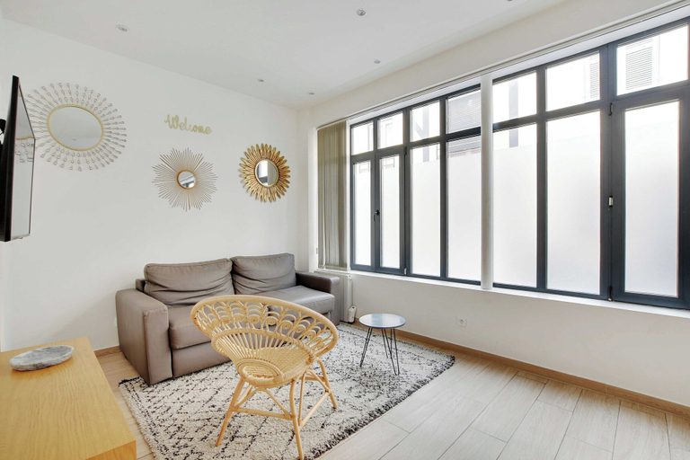 Living area 4, Refreshing Apartment - 2br/6p - Bastille, Paris