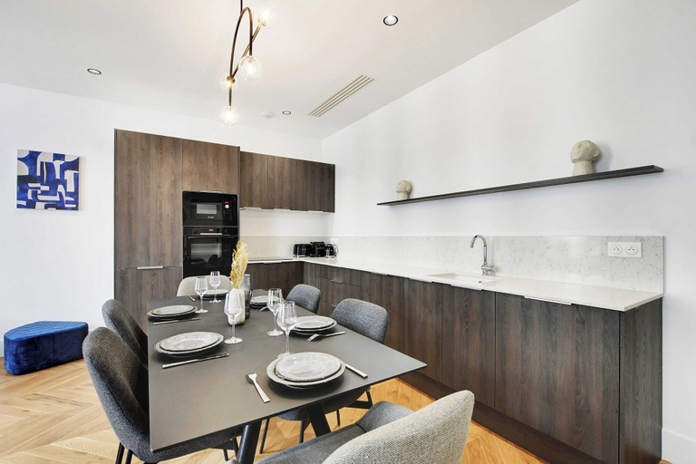 Private kitchen, Stunning Apartment - 2br/6p - Madeleine, Paris