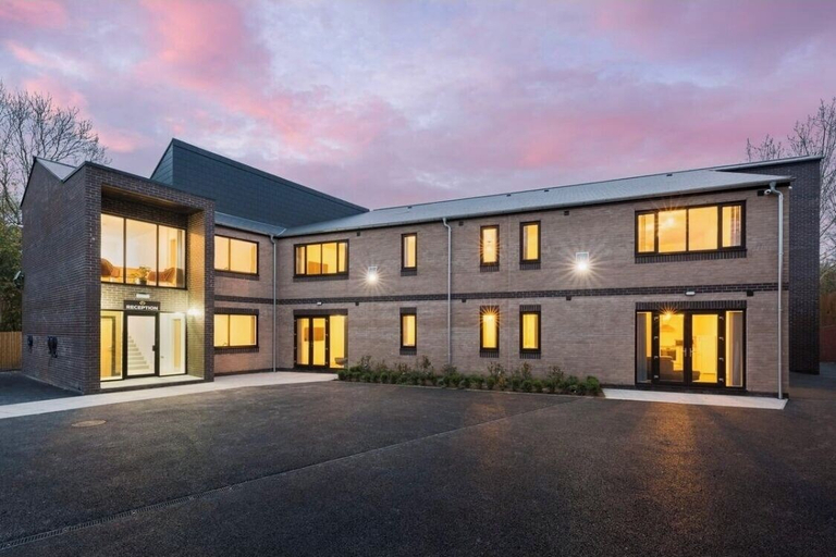 Exterior & Views