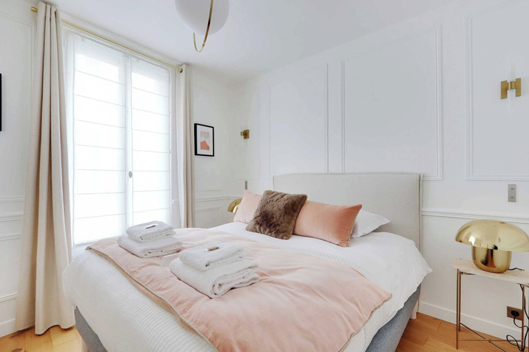 Room 3, Chic Apartment - 2br/4p - Odeon, Paris