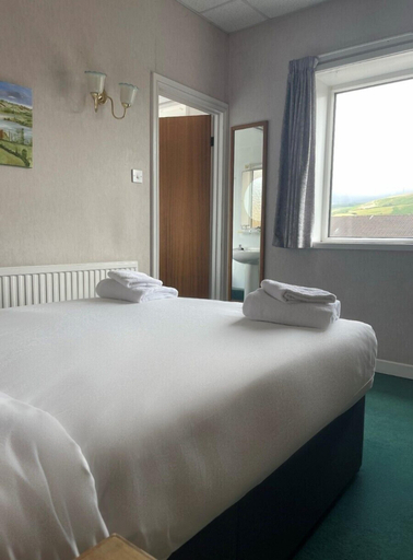 Bedroom 4, The Grand Hotel, Neath Port Talbot