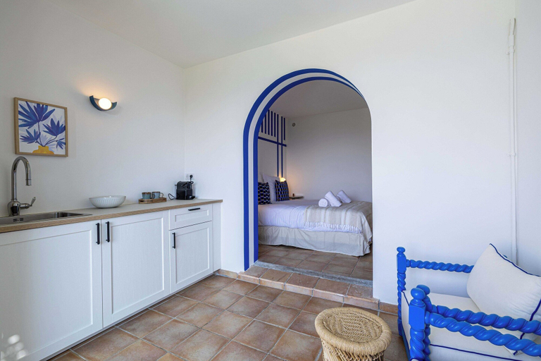 Room 5, Bedroom in a Sublime Provencal Villa, Var