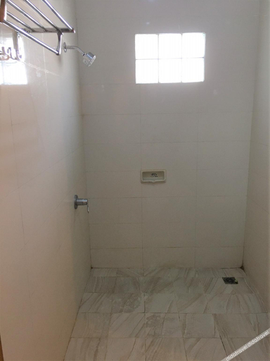 Bathroom 4, Hotel 68 Lembang, Bandung